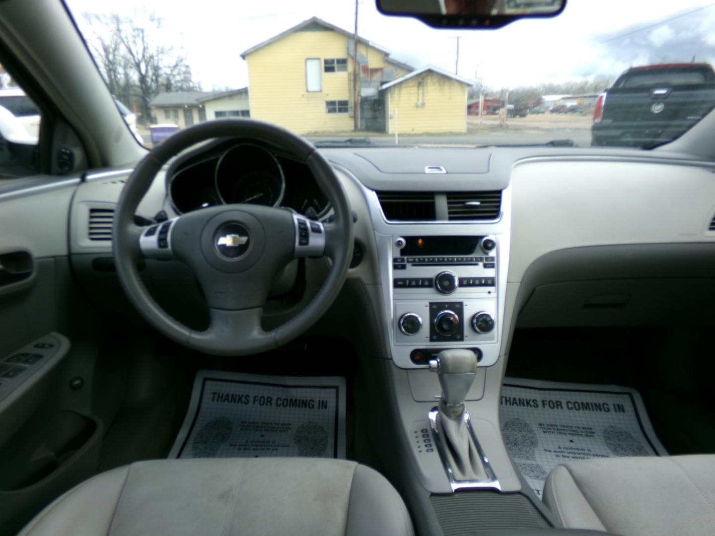 2009 White /Gray Chevrolet Malibu LT (1G1ZJ57779F) with an 3.6L engine, automatic transmission, located at 401 First NE, Bearden, AR, 71720, (870) 687-3414, 33.726528, -92.611519 - Photo#17